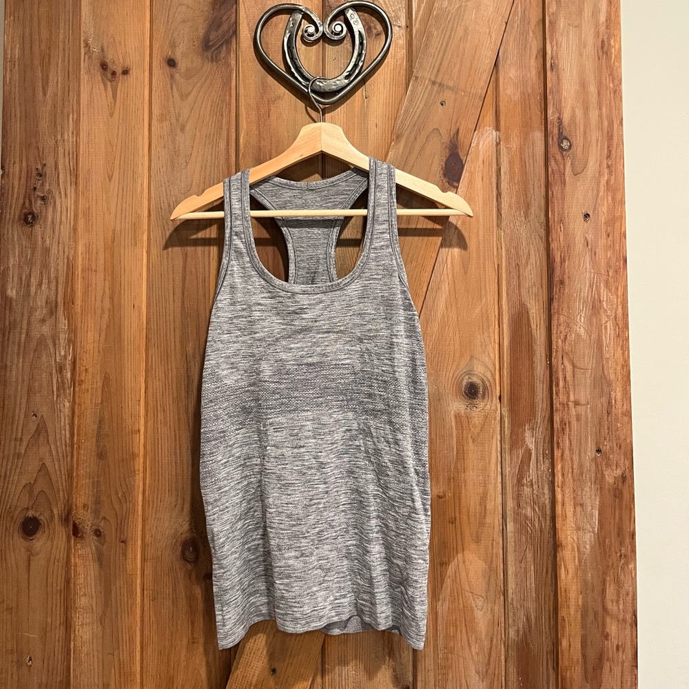 Lululemon grey top